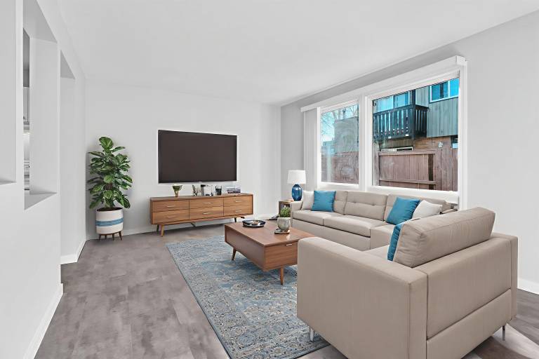 5-11240-6th-St-SW-VS LIVING RM